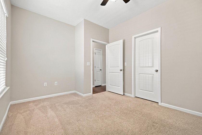 Welcome to this charming Florida cottage nestled in the highly - photo 29