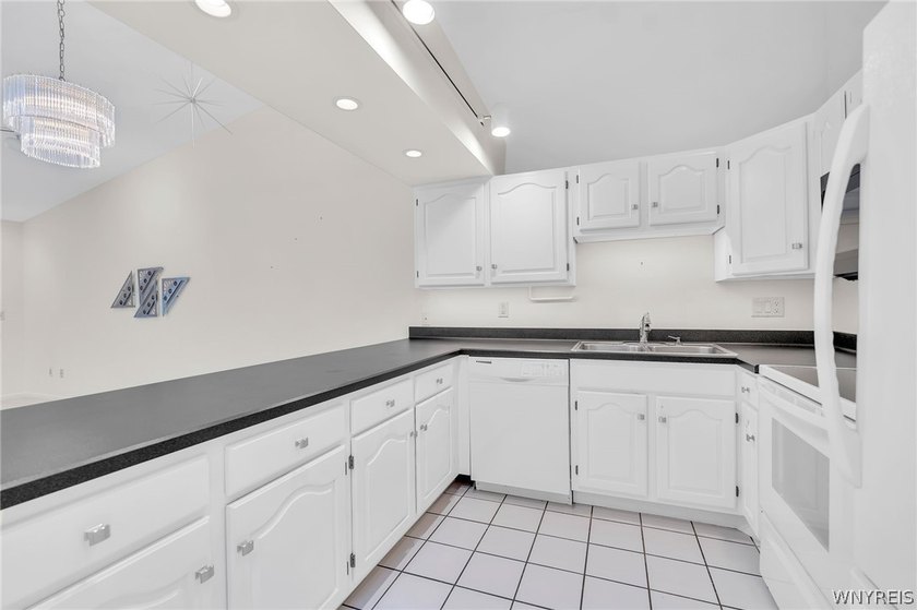 Ranch Patio Home with 1 car attached garage in Amherst! Features - photo 14