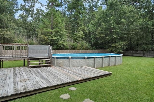 Welcome to this beautifully crafted custom all-brick home - photo 18