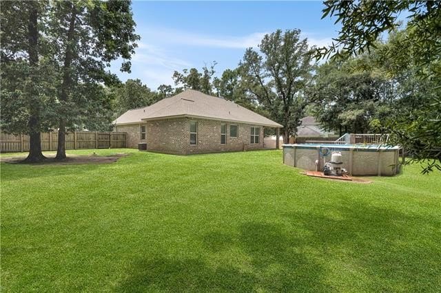 Welcome to this beautifully crafted custom all-brick home - photo 19