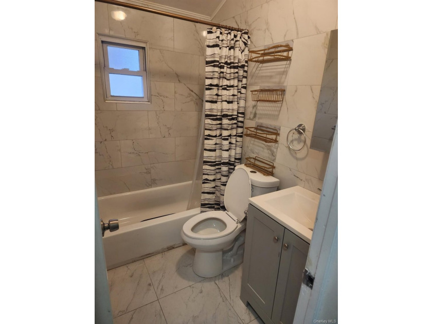 Opportunity to own a legal 2-family home in Queens, NY, offering - photo 4