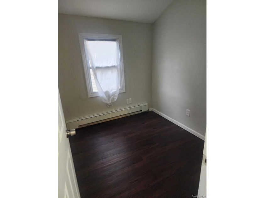 Opportunity to own a legal 2-family home in Queens, NY, offering - photo 5