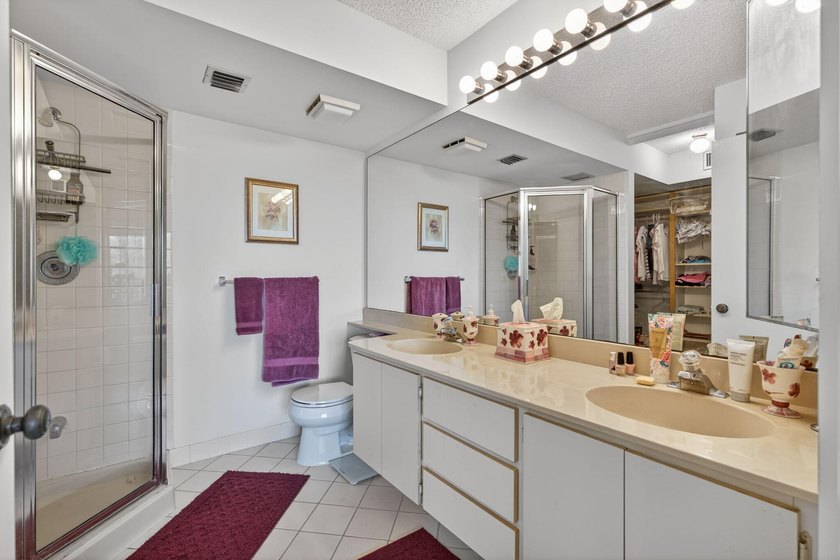 TOTALLY TURNKEY 4TH FLOOR PENTHOUSE, 2 BEDROOM/2 BATH CONDO WITH - photo 13