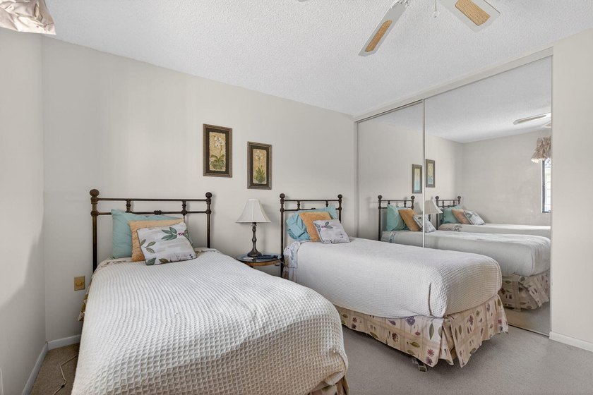 TOTALLY TURNKEY 4TH FLOOR PENTHOUSE, 2 BEDROOM/2 BATH CONDO WITH - photo 16