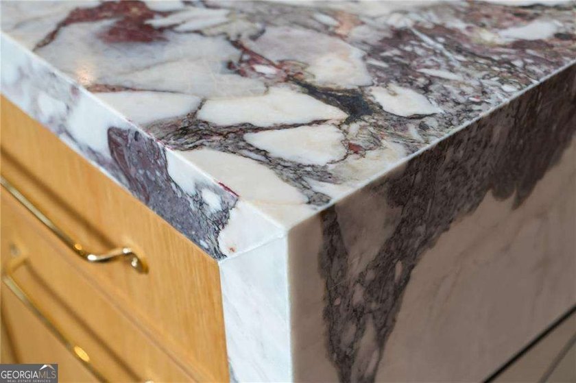 Crafted as a true statement piece, this extraordinary custom - photo 28