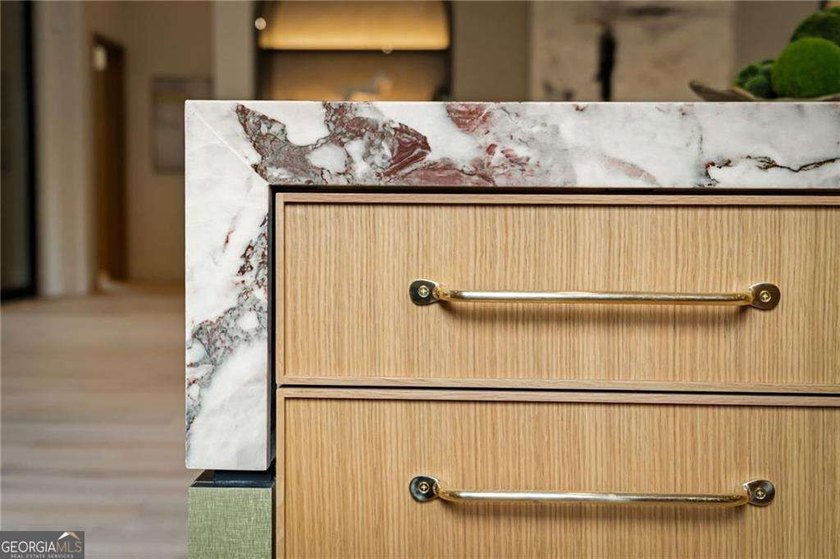 Crafted as a true statement piece, this extraordinary custom - photo 29