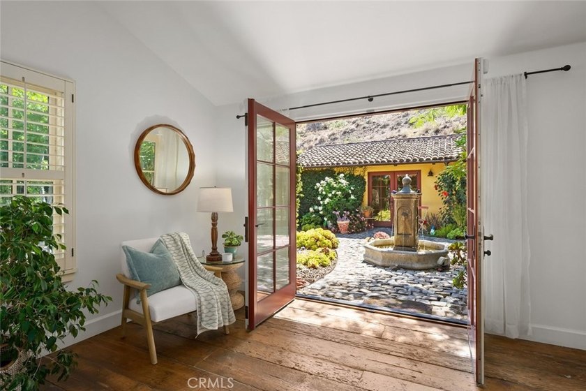 Maison du Soleil-perched in the highly desirable Royal Heights - photo 30