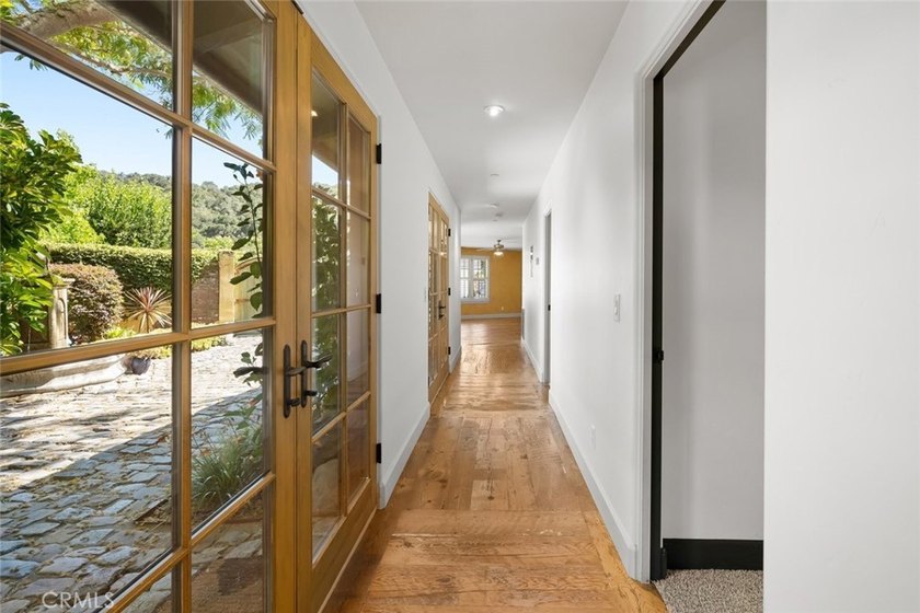 Maison du Soleil-perched in the highly desirable Royal Heights - photo 36
