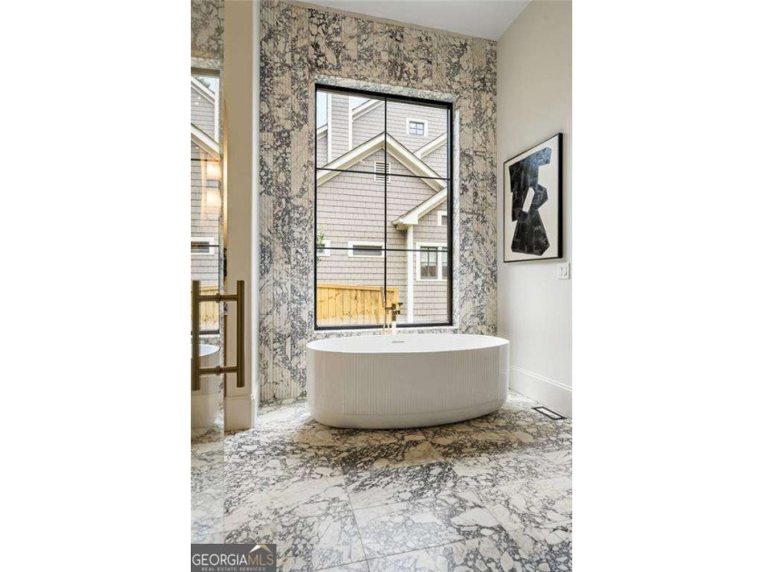Crafted as a true statement piece, this extraordinary custom - photo 46