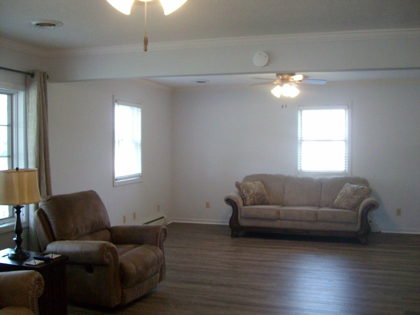 Spacious and well maintained 2 bedroom ranch sitting on a large - photo 12