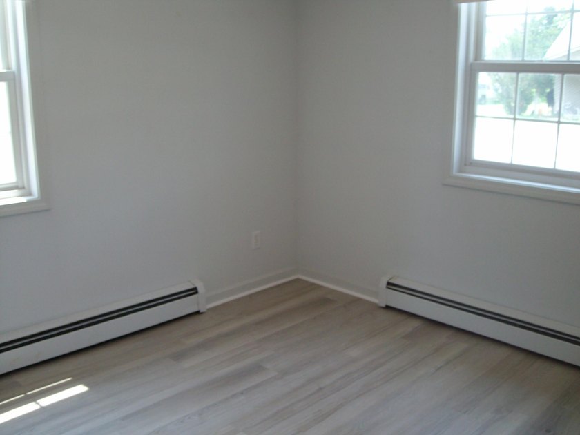 Spacious and well maintained 2 bedroom ranch sitting on a large - photo 16