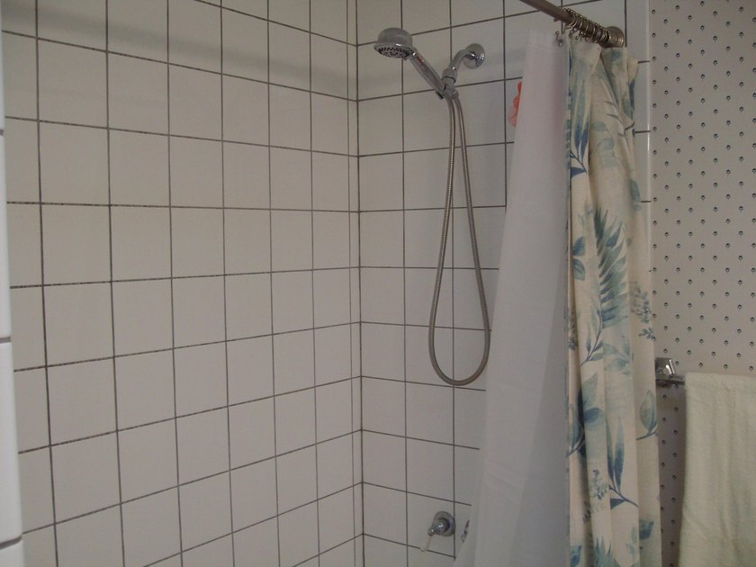 Spacious and well maintained 2 bedroom ranch sitting on a large - photo 22