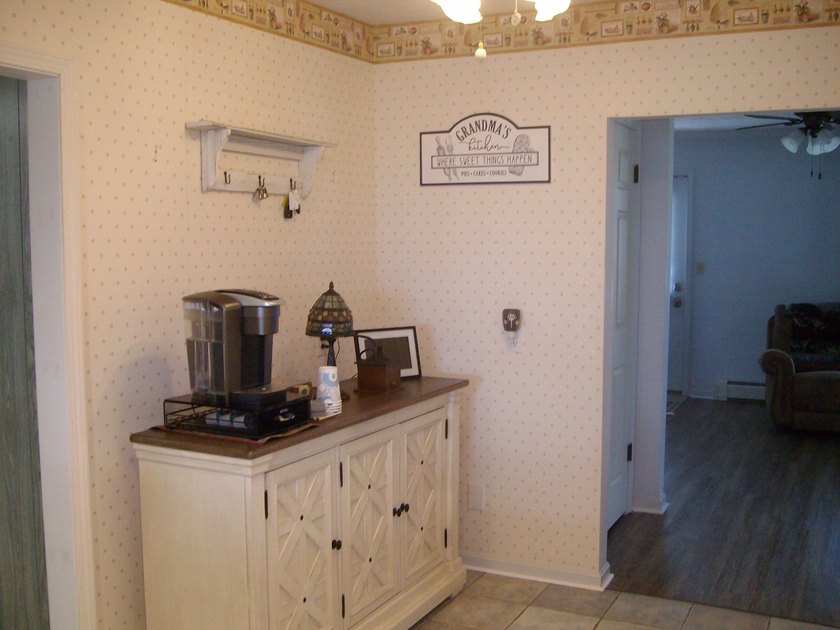 Spacious and well maintained 2 bedroom ranch sitting on a large - photo 29