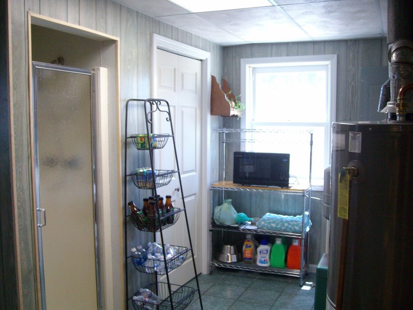 Spacious and well maintained 2 bedroom ranch sitting on a large - photo 30