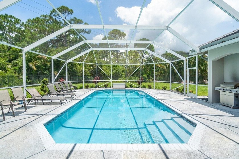 Beautiful, completely renovated,single family home in the quaint - photo 37
