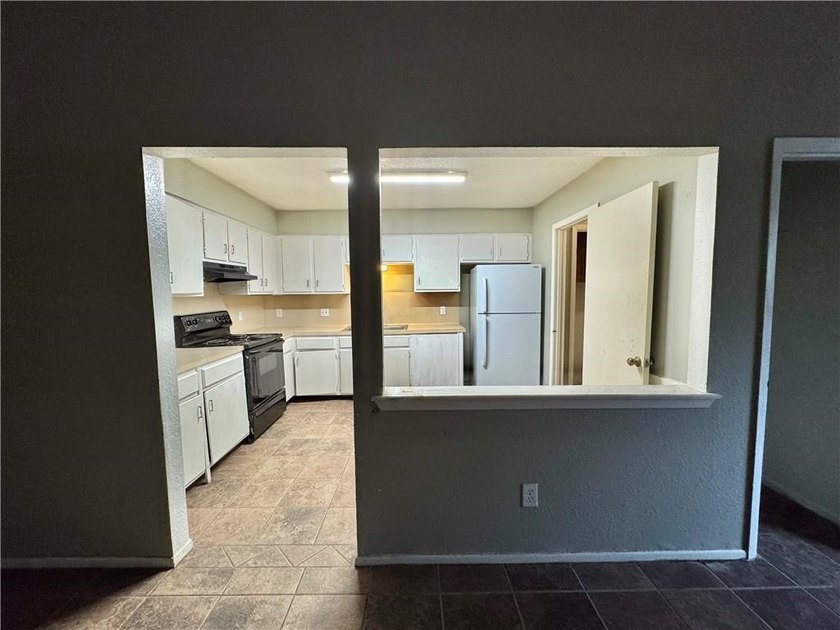 Income-Producing Corpus Christi Duplex | Active Leases in place| - photo 10