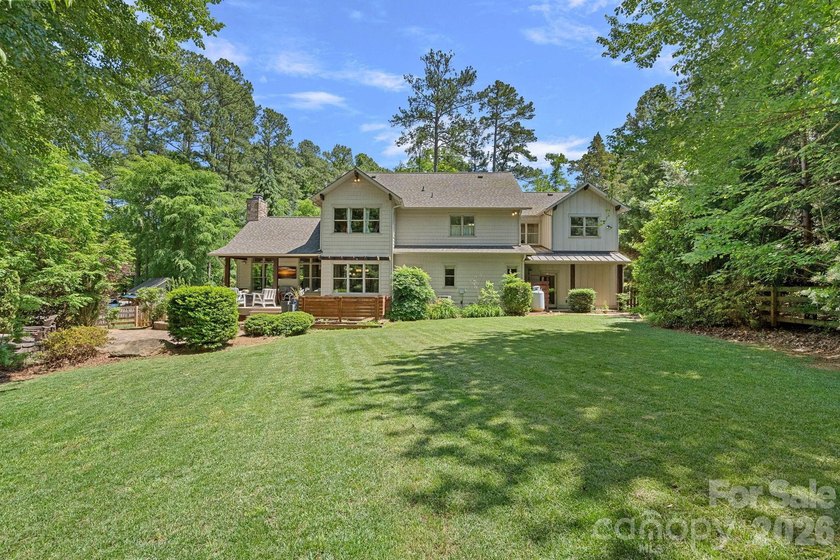 Welcome to 236 Tuskarora Trail, a show-stopping Mooresville - photo 3
