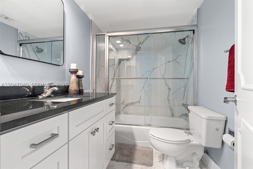 Wake up every morning to endless, panoramic ocean views from - photo 21