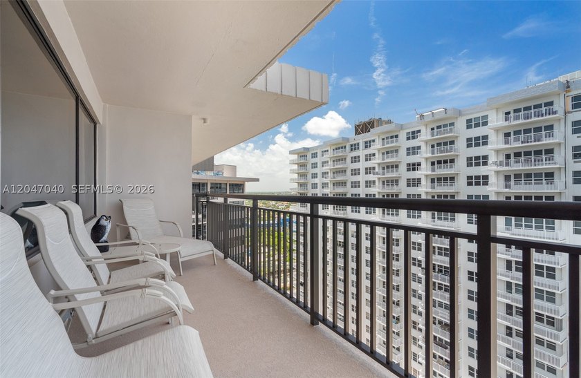 Wake up every morning to endless, panoramic ocean views from - photo 28