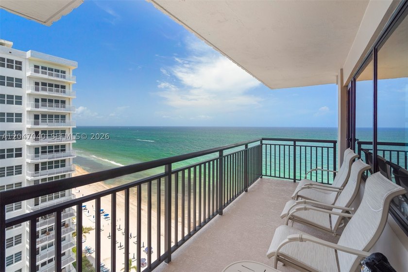 Wake up every morning to endless, panoramic ocean views from - photo 30
