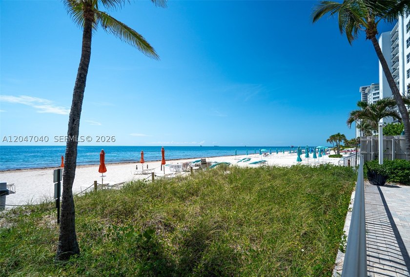 Wake up every morning to endless, panoramic ocean views from - photo 41