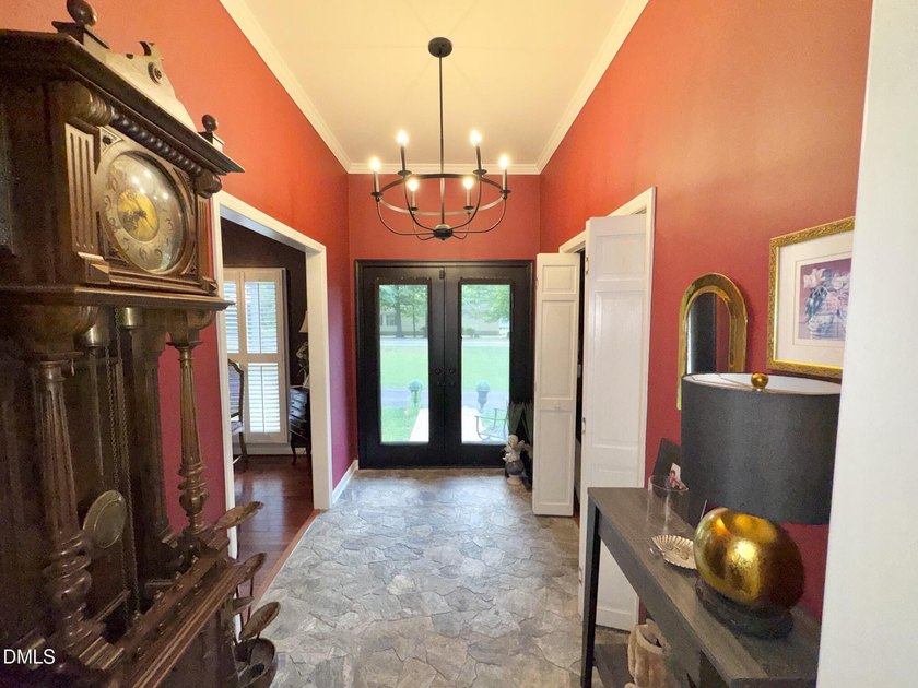 Welcome to this 3-bedroom, 2.5-bathroom single-family residence - photo 6