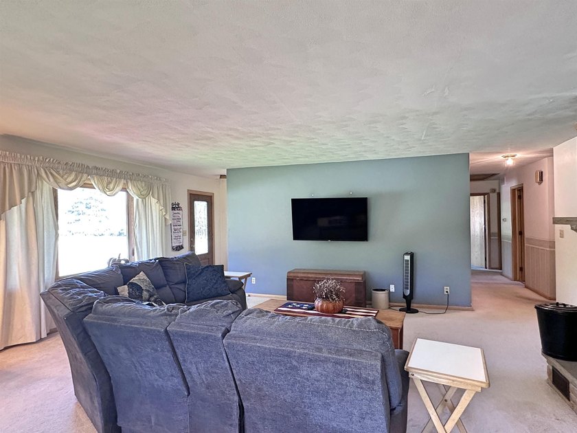 Great south side home with many amenities. Very large primary - photo 13