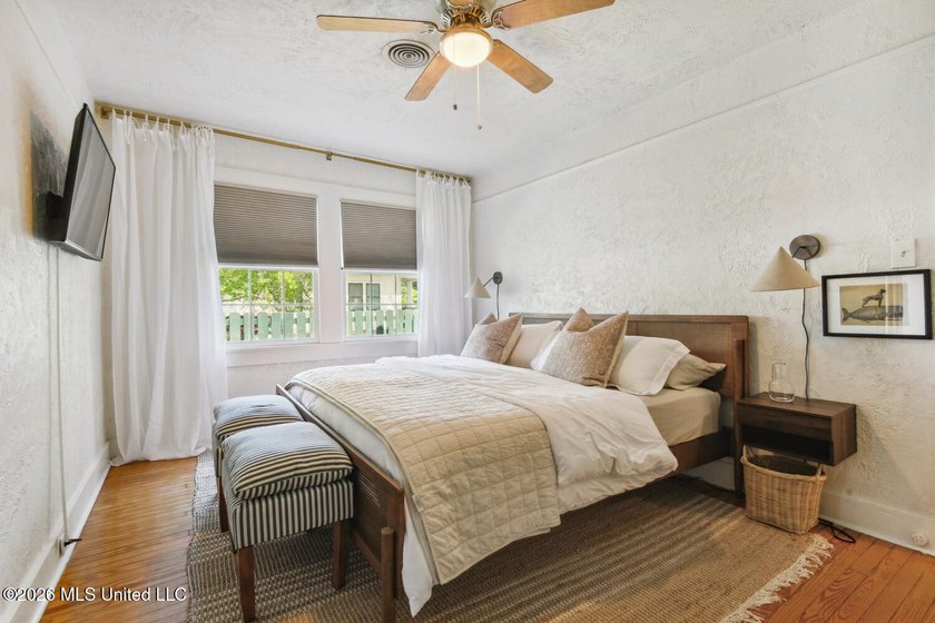 Timeless Coastal Charm Meets Investment Opportunity! Just steps - photo 15