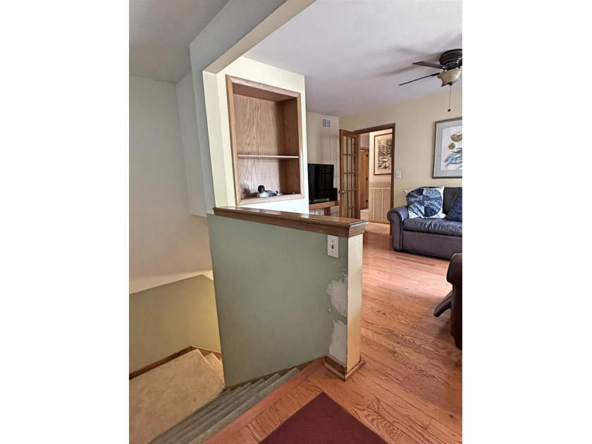 Great south side home with many amenities. Very large primary - photo 22