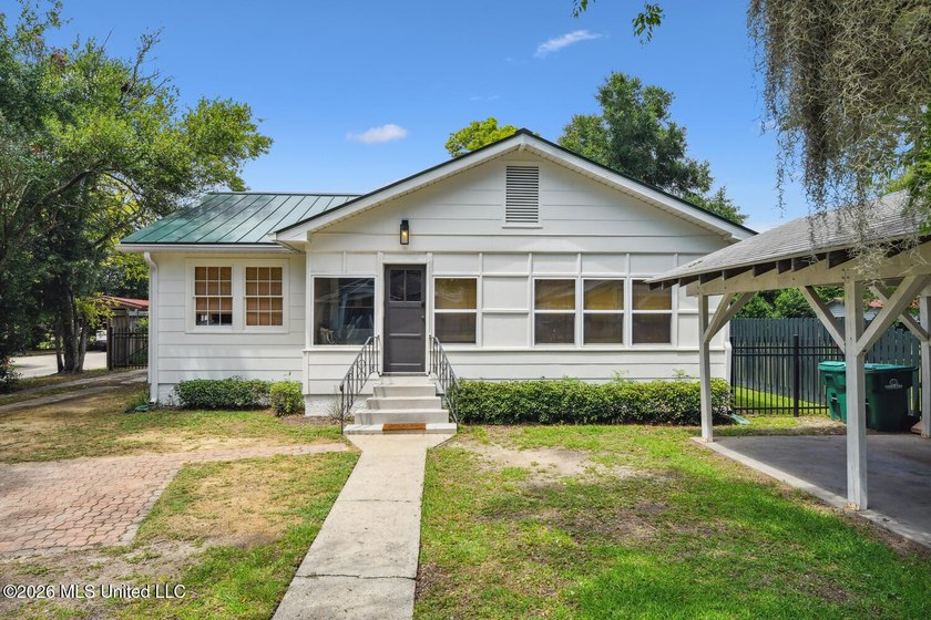 Timeless Coastal Charm Meets Investment Opportunity! Just steps - photo 28