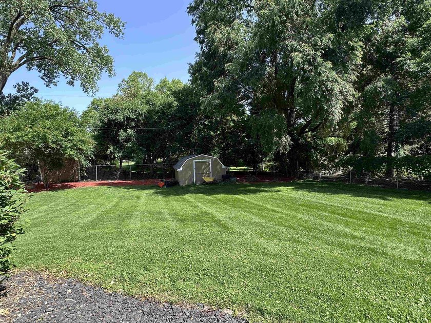 Great south side home with many amenities. Very large primary - photo 44