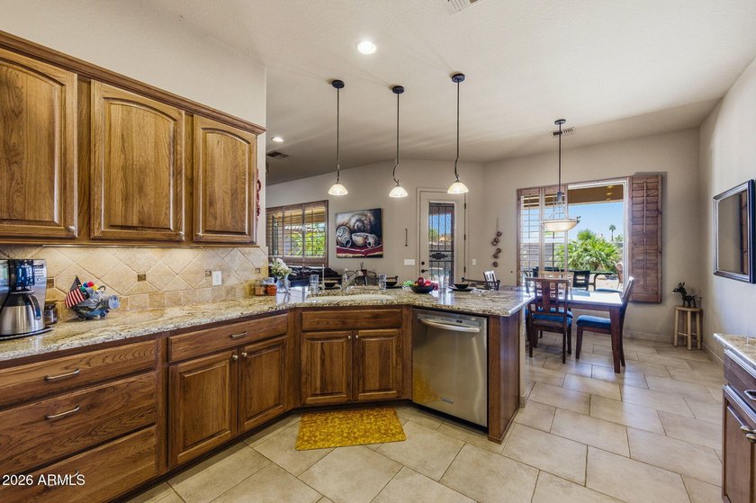 Stunning custom home in the desirable Coyote Ranch community! - photo 18