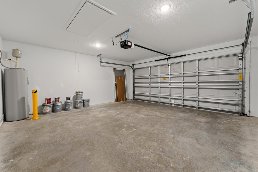 Ready for the new owner!! Beautiful New construction home in - photo 27