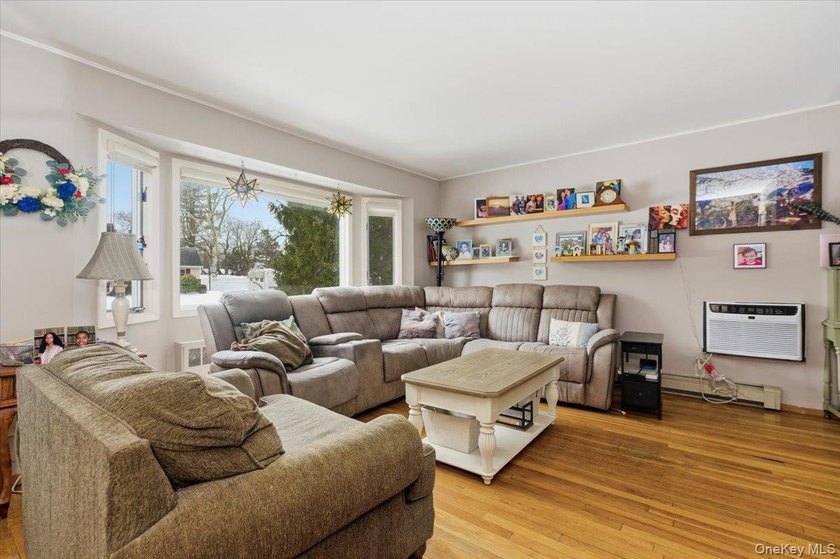 This Beautiful split sits on a .25 acres. It has a legal 1 - photo 5