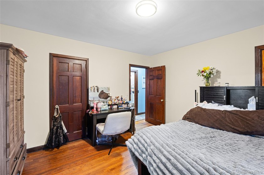 Charming four-bedroom, two bath Cape Cod located in Islip - photo 13