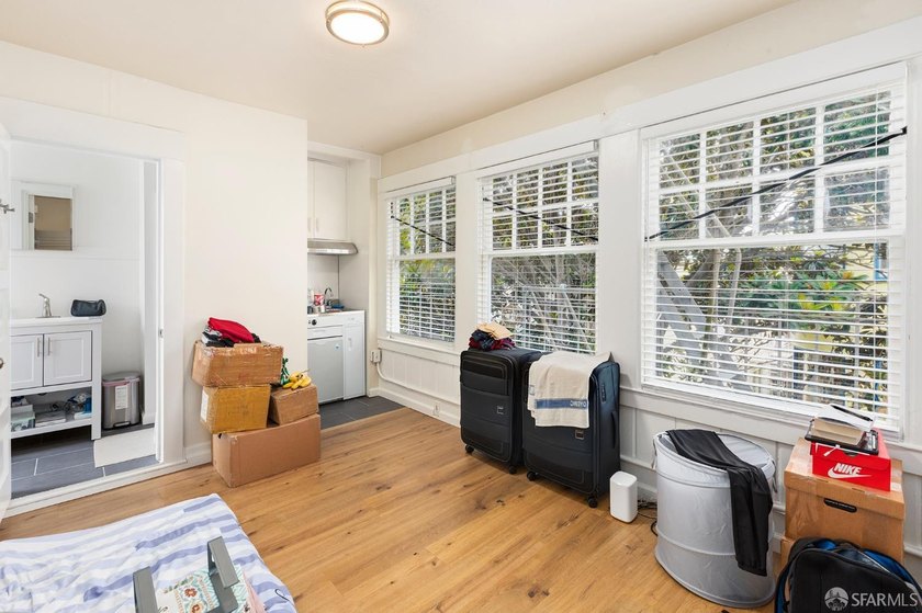 Built in 1913 this 6-unit building in Nob Hill is a fantastic - photo 19