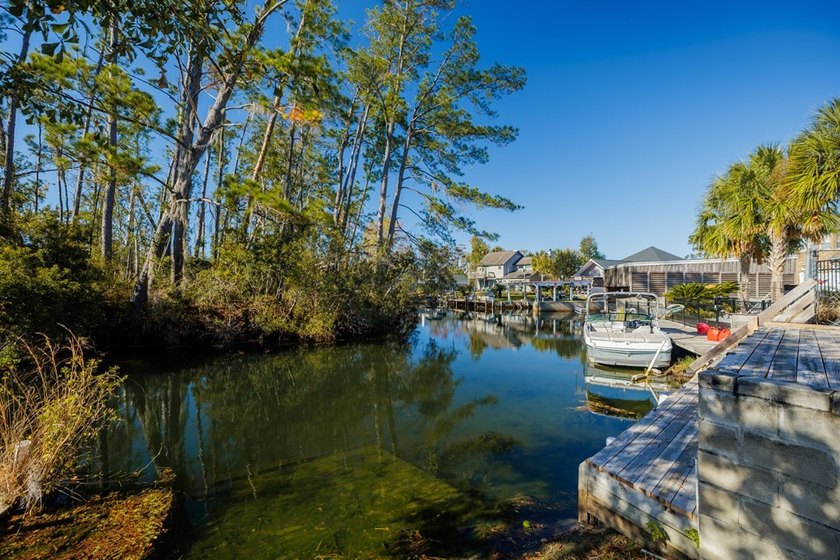Lake Park living at its finest! This custom-built home truly - photo 20