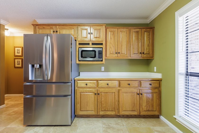 Lake Park living at its finest! This custom-built home truly - photo 30