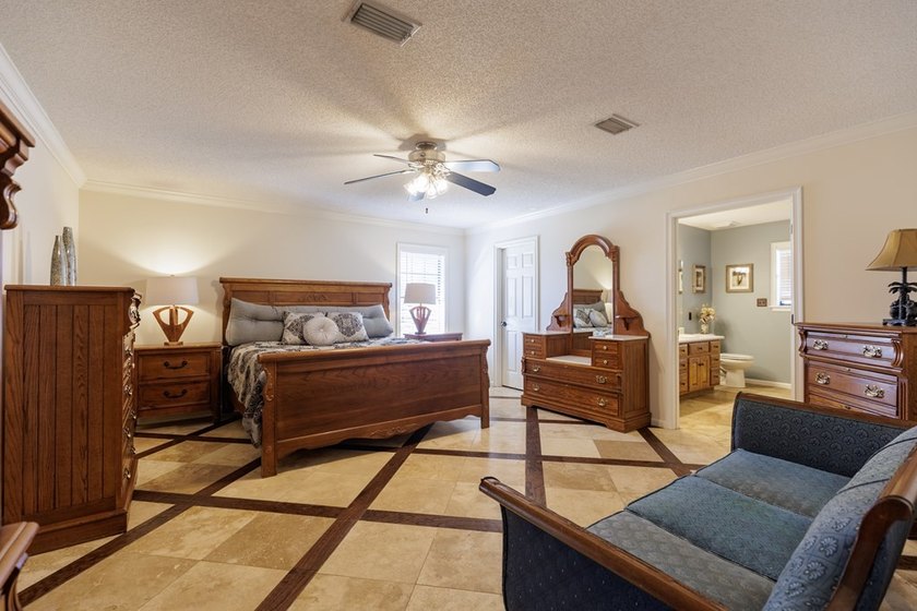 Lake Park living at its finest! This custom-built home truly - photo 38
