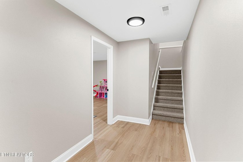 Move in ready and packed with updates! This well maintained 3 - photo 40