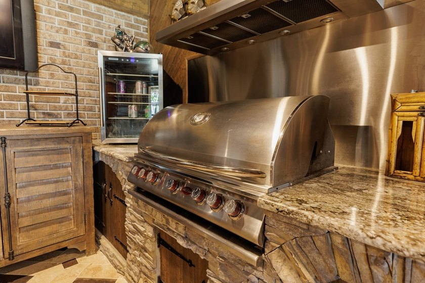 Lake Park living at its finest! This custom-built home truly - photo 42
