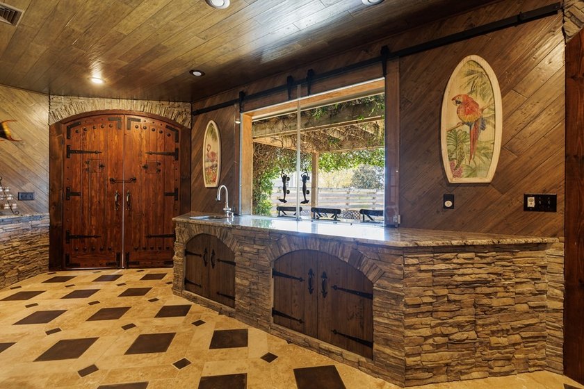 Lake Park living at its finest! This custom-built home truly - photo 44
