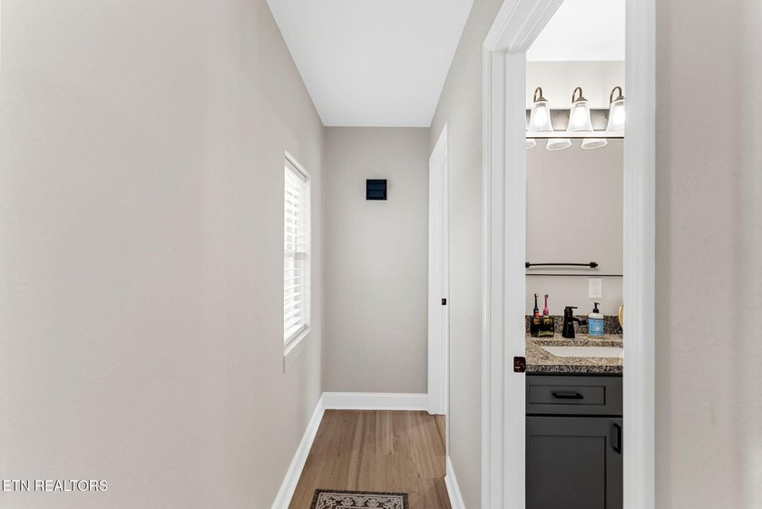 Move in ready and packed with updates! This well maintained 3 - photo 47