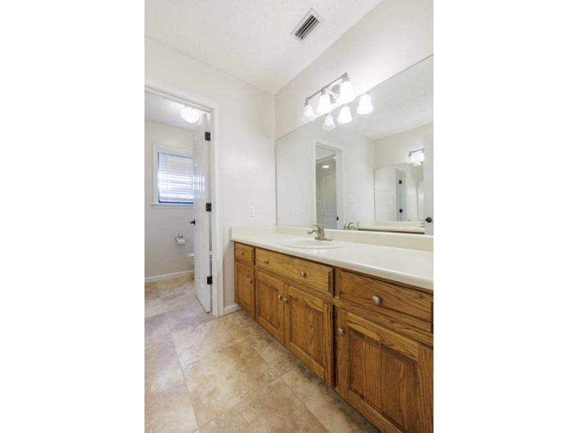Lake Park living at its finest! This custom-built home truly - photo 48