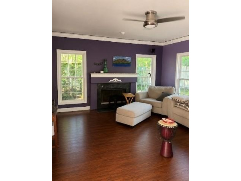 Welcome to 809 Pine Ridge Bend! This spacious 5BR/3.5BA home - photo 5