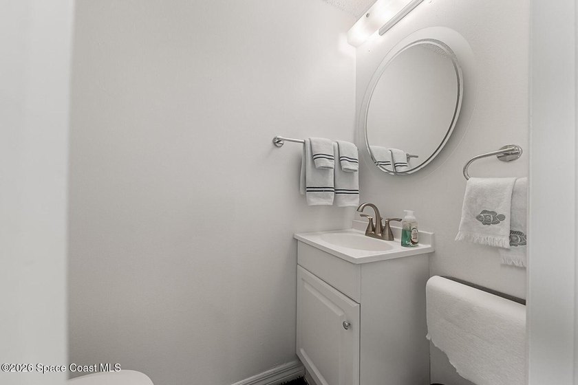 Beautiful updated 2 bdrm, 2.5 bath two story townhouse in Indian - photo 3