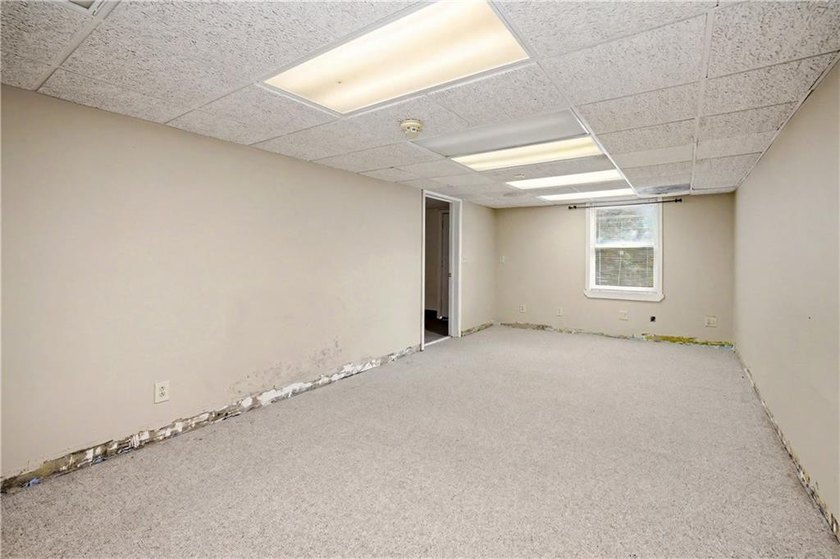Welcome to this charming single-level home nestled in the - photo 29