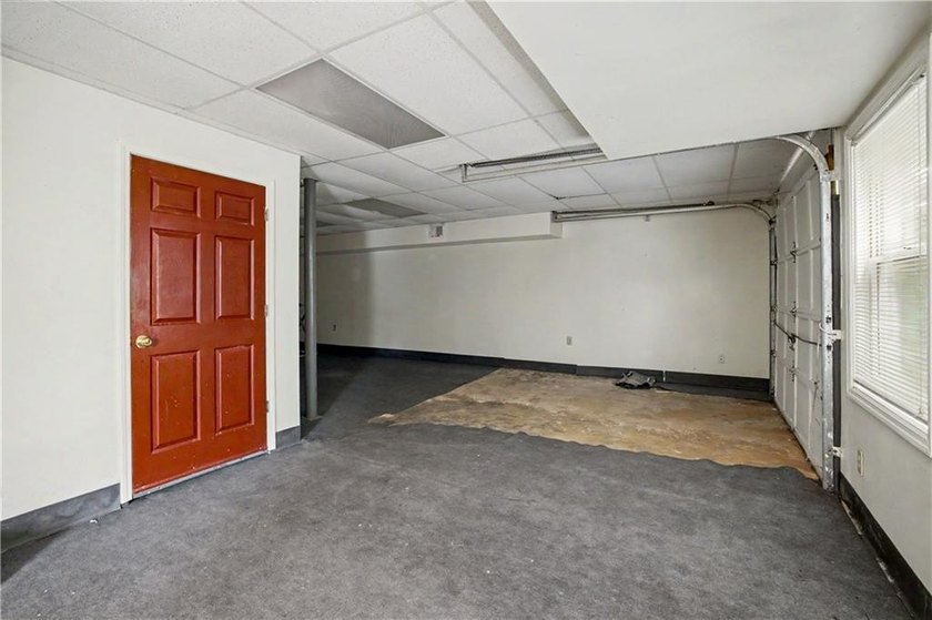 Welcome to this charming single-level home nestled in the - photo 30