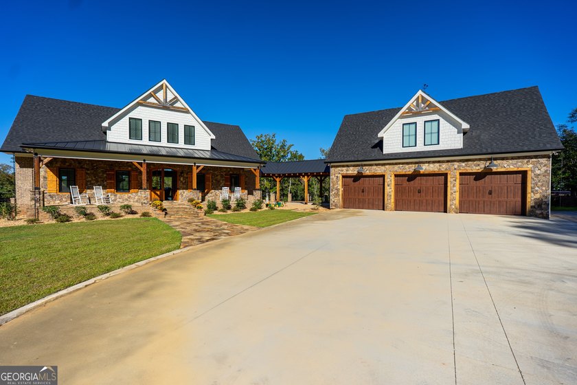 LAKE HARDING LUXURY | EXTRAORDINARY WATERFRONT LIVING Where - photo 5