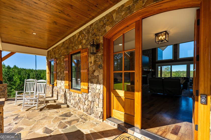 LAKE HARDING LUXURY | EXTRAORDINARY WATERFRONT LIVING Where - photo 10